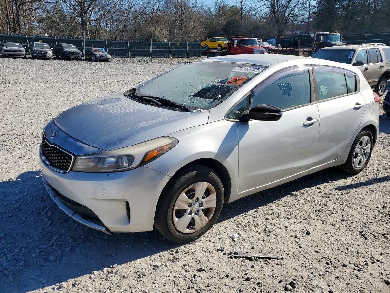KIA FORTE 2017 مع رقم تعريف المركبة KNAFK5A8XH5697873 - صورة من المزاد