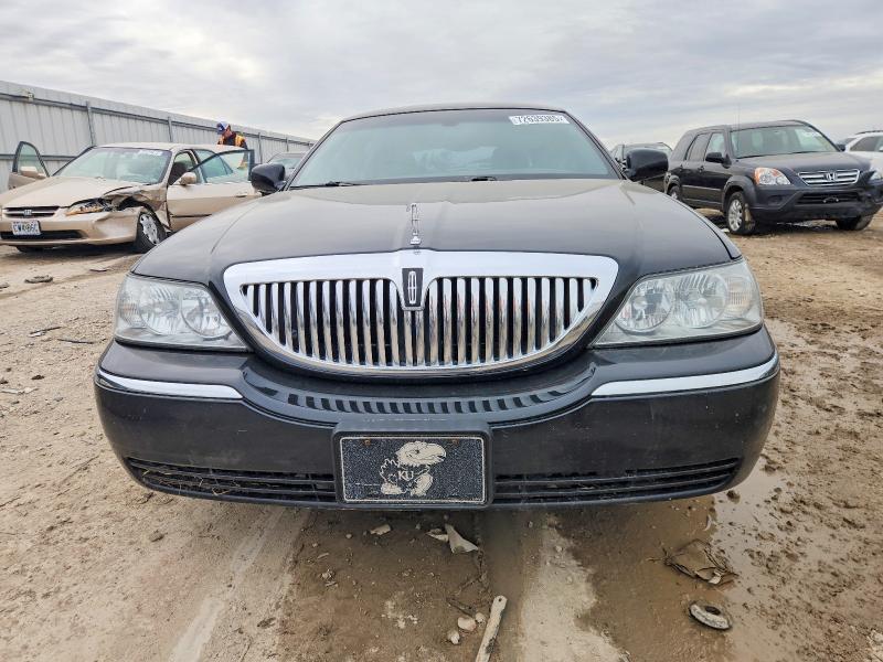 Photo 5 from auction – 2008 LINCOLN TOWN CAR S with VIN 2LNHM85V08X657609