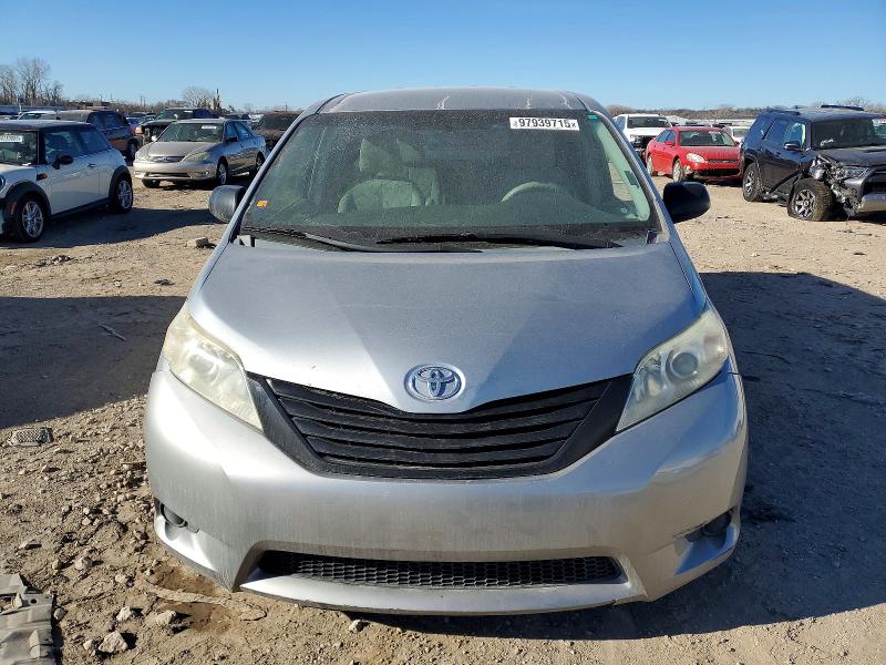 Photo 5 from auction – 2013 TOYOTA SIENNA with VIN 5TDZK3DC7DS370145