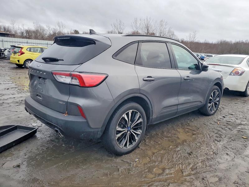 Photo 3 from auction – 2021 FORD ESCAPE SE with VIN 1FMCU9BZ8MUB06465