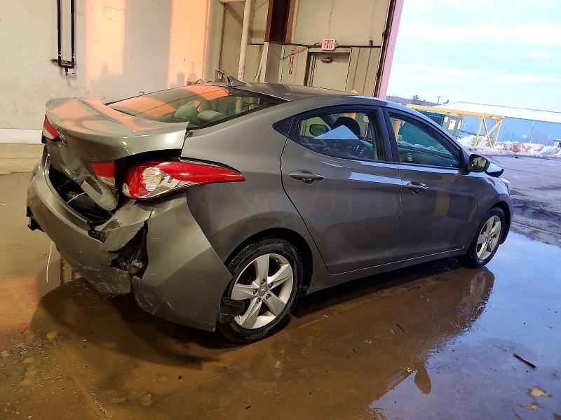 Photo 3 from auction – 2013 HYUNDAI ELANTRA with VIN 5NPDH4AE9DH352174