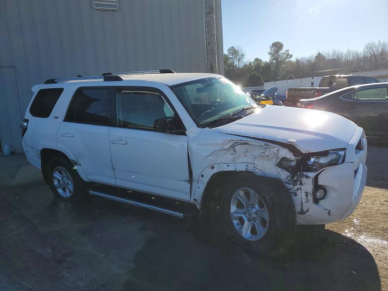 Photo 4 from auction – 2019 TOYOTA 4RUNNER with VIN JTEZU5JR5K5207457