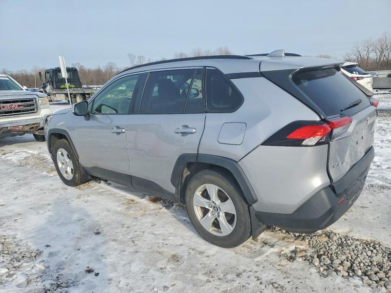 Photo 2 from auction – 2019 TOYOTA RAV4 XLE with VIN JTMP1RFV3KD026784