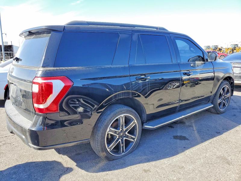 Photo 3 from auction – 2018 FORD EXPEDITION with VIN 1FMJU1HT0JEA36915