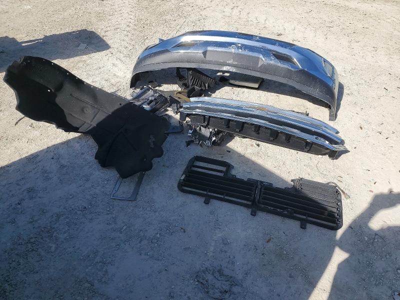 Photo 12 from auction – 2018 CHEVROLET SILVERADO with VIN 1GCRCSEC3JZ280636