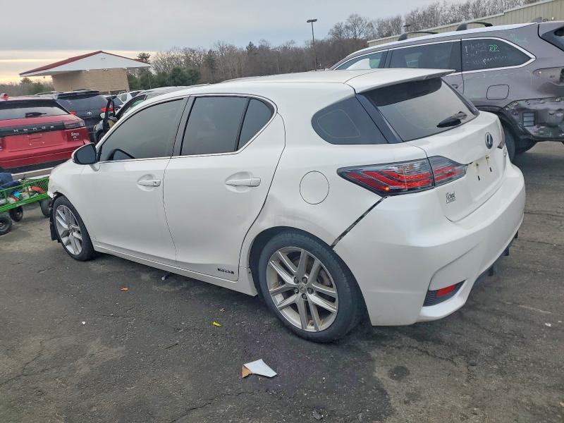 Photo 2 from auction – 2015 LEXUS CT 200 with VIN JTHKD5BHXF2237832