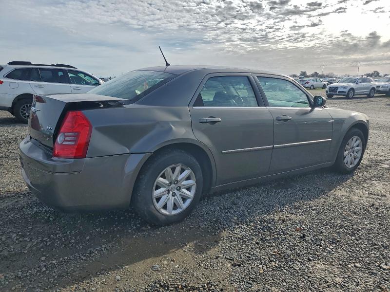Photo 3 from auction – 2008 CHRYSLER 300 with VIN 2C3LA43RX8H224450