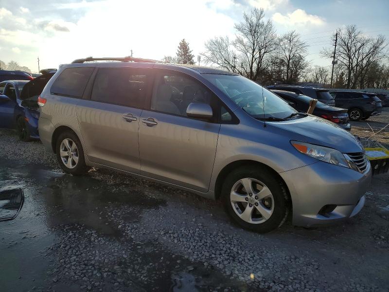 Photo 4 from auction – 2012 TOYOTA SIENNA LE with VIN 5TDKK3DC0CS227702