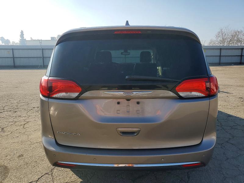 Photo 6 from auction – 2017 CHRYSLER PACIFICA with VIN 2C4RC1BG8HR628677