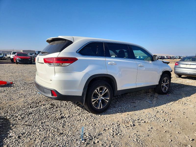 Photo 3 from auction – 2019 TOYOTA HIGHLANDER with VIN 5TDBZRFH7KS945253