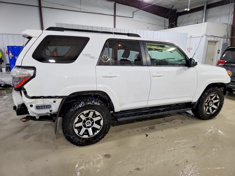 Photo 3 from auction – 2020 TOYOTA 4RUNNER SR with VIN JTEBU5JR8L5772434