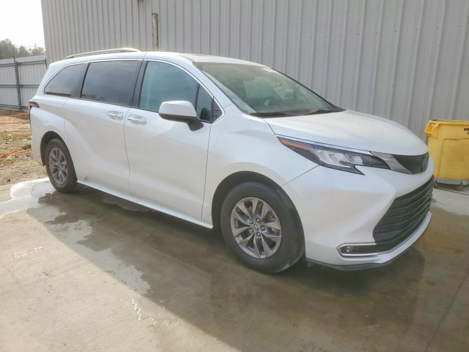 Photo 4 from auction – 2023 TOYOTA SIENNA with VIN 5TDYRKEC1PS154392