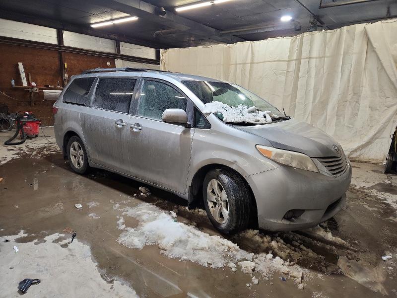 Photo 4 from auction – 2015 TOYOTA SIENNA with VIN 5TDKK3DC8FS667297