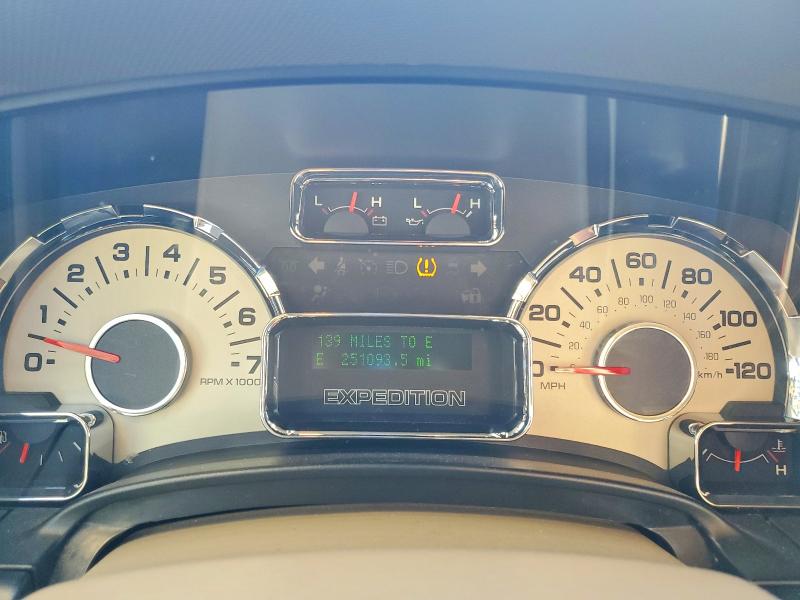 Photo 9 from auction – 2011 FORD EXPEDITION with VIN 1FMJK1H55BEF33905