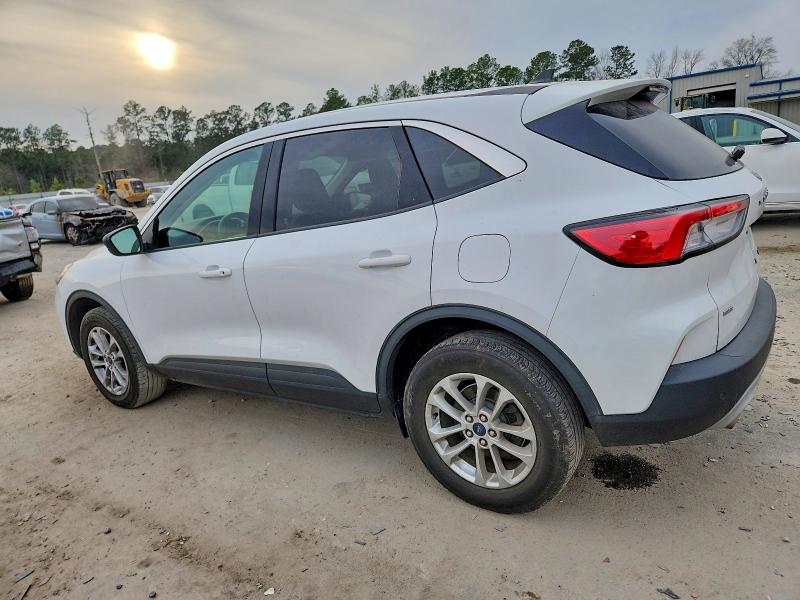 Photo 2 from auction – 2022 FORD ESCAPE SE with VIN 1FMCU9G64NUA72590