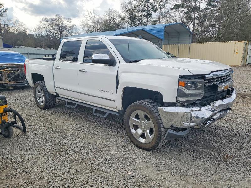 Photo 4 from auction – 2018 CHEVROLET SILVERADO with VIN 3GCUKSEC7JG112432