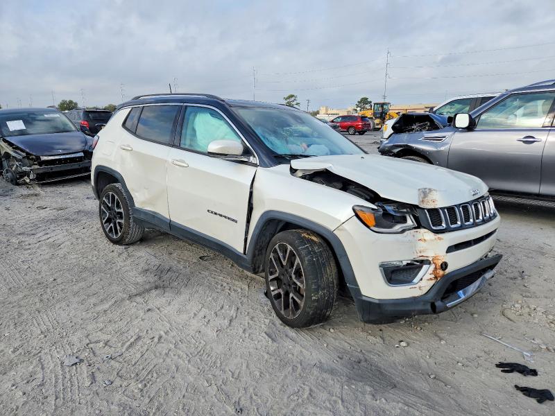 Photo 4 from auction – 2017 JEEP COMPASS with VIN 3C4NJDCB2HT667013