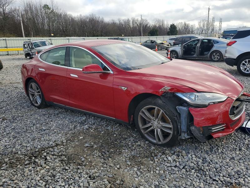 Photo 4 from auction – 2013 TESLA MODEL S with VIN 5YJSA1DNXDFP09334
