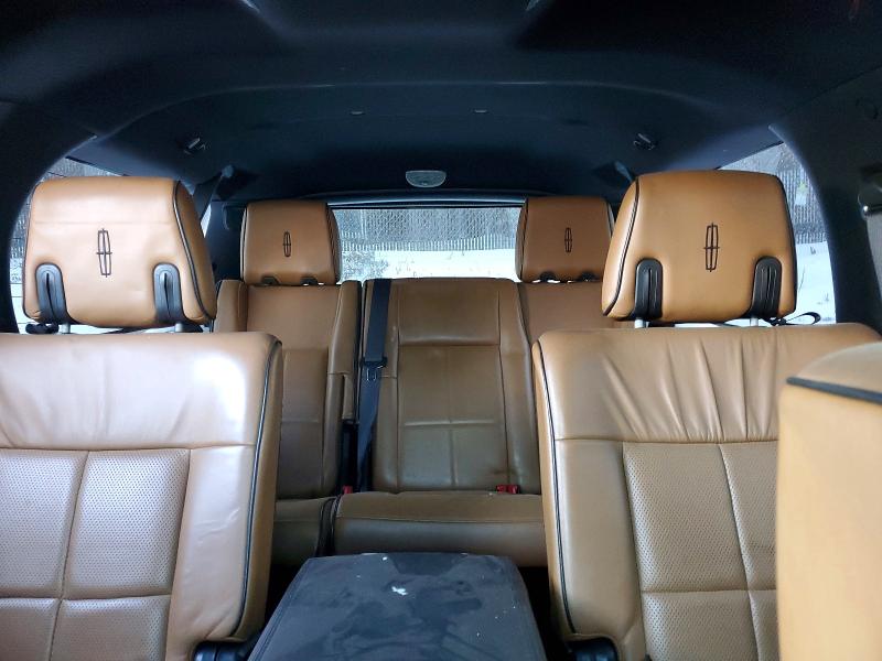Photo 10 from auction – 2011 LINCOLN NAVIGATOR with VIN 5LMJJ3J52BEJ04212