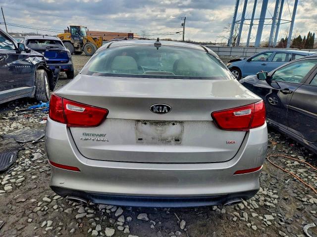 Photo 6 from auction – 2015 KIA OPTIMA with VIN KNAGM4A73F5546158