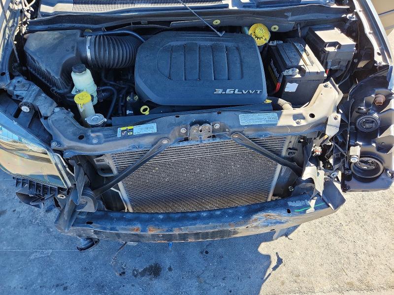 Photo 12 from auction – 2013 CHRYSLER TOWN & COU with VIN 2C4RC1CG3DR747889