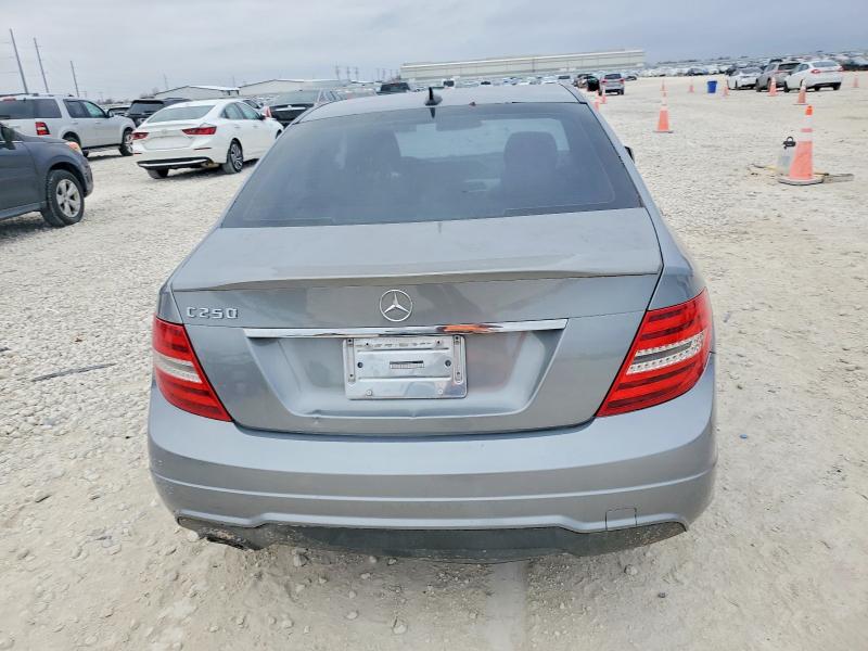 Photo 6 from auction – 2013 MERCEDES-BENZ C with VIN WDDGF4HB3DR268980