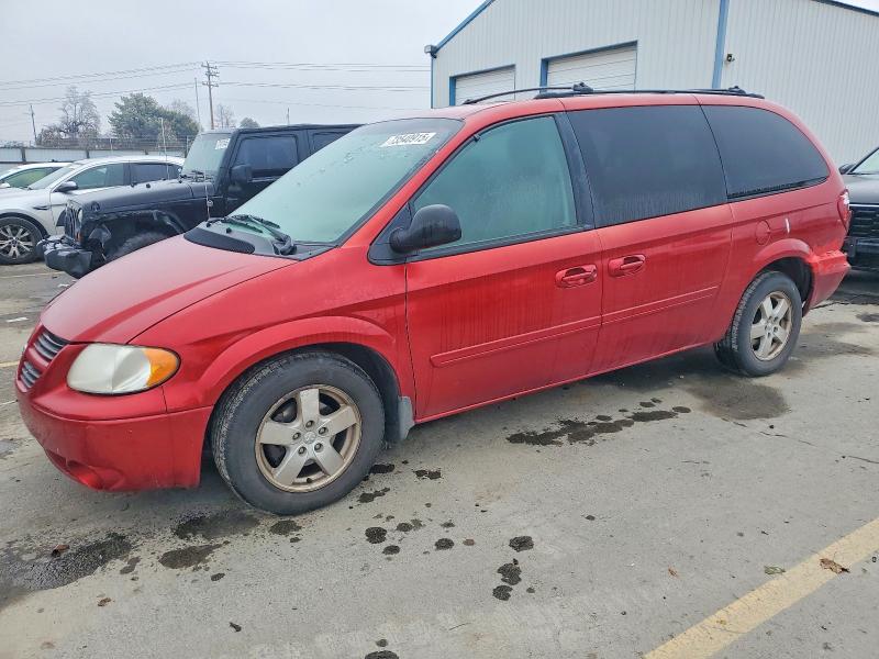 Photo 1 from auction – 2005 DODGE GRAND CARA with VIN 2D4GP44L05R153953