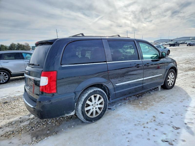 Photo 3 from auction – 2014 CHRYSLER TOWN & COU with VIN 2C4RC1BG8ER403087