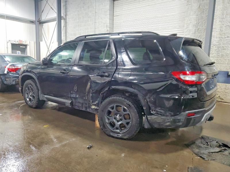 Photo 2 from auction – 2025 HONDA PILOT TRAI with VIN 5FNYG1H63SB089905