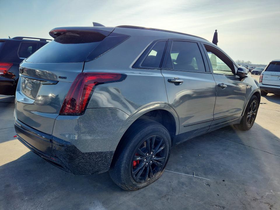 Photo 3 from auction – 2020 CADILLAC XT5 with VIN 1GYKNDRS8LZ184572