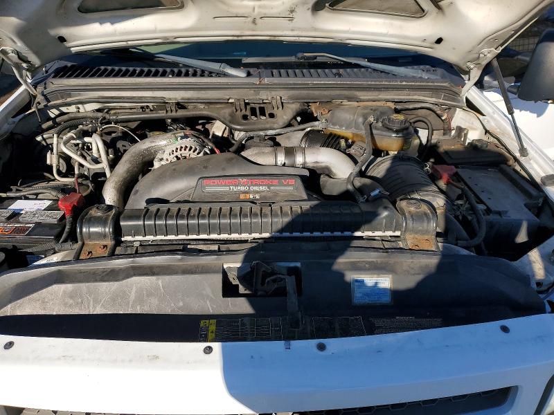 Photo 12 from auction – 2005 FORD EXCURSION with VIN 1FMSU45PX5EB69541