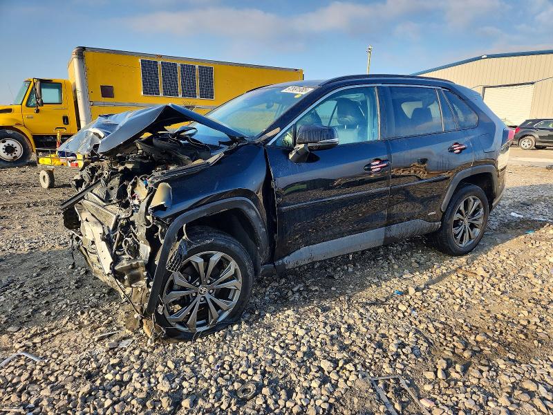TOYOTA RAV4 XLE P 2022 with VIN 4T3B6RFV4NU087290 - Photo from auction