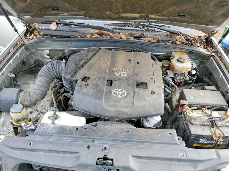 Фото 11 с аукциона – 2004 TOYOTA 4RUNNER SR с VIN JTEZU14RX48020415