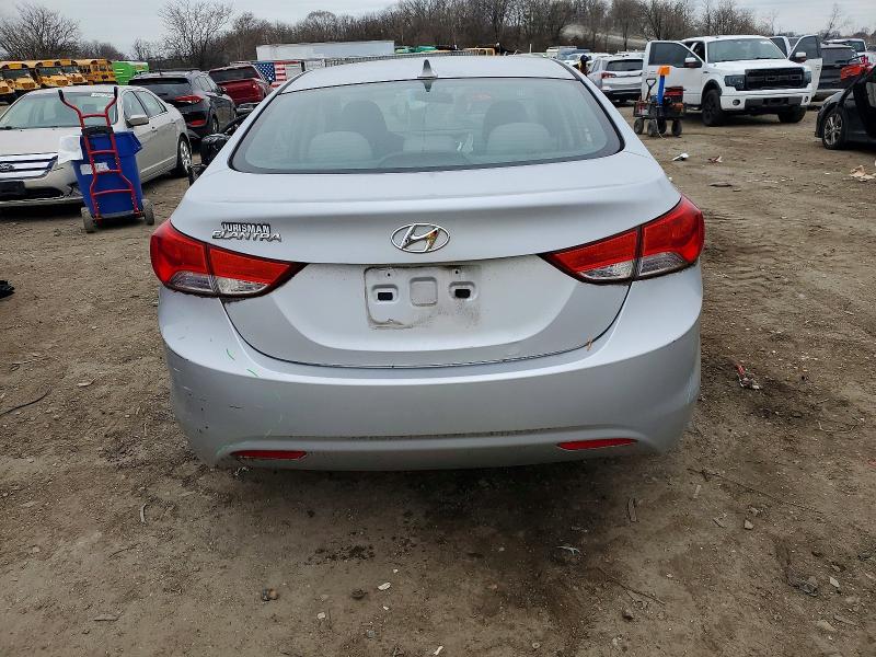 Photo 6 from auction – 2012 HYUNDAI ELANTRA GL with VIN 5NPDH4AE1CH077155