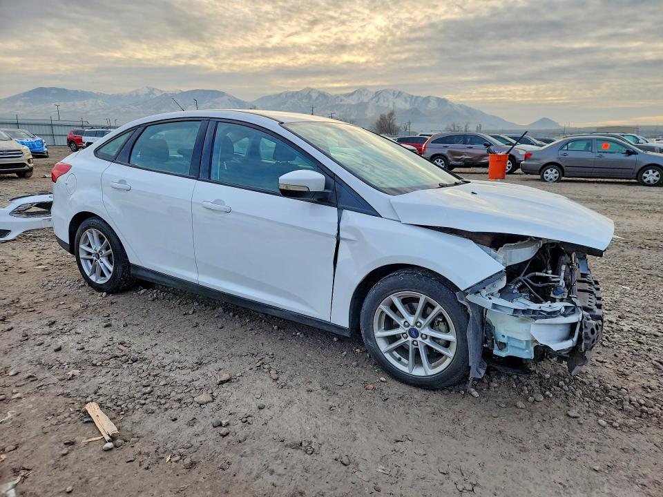 Photo 4 from auction – 2015 FORD FOCUS SE with VIN 1FADP3F25FL207536