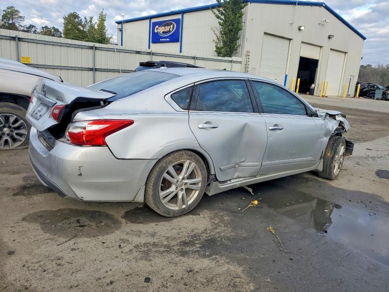 Photo 3 from auction – 2017 NISSAN ALTIMA 3.5 with VIN 1N4BL3AP4HC214731