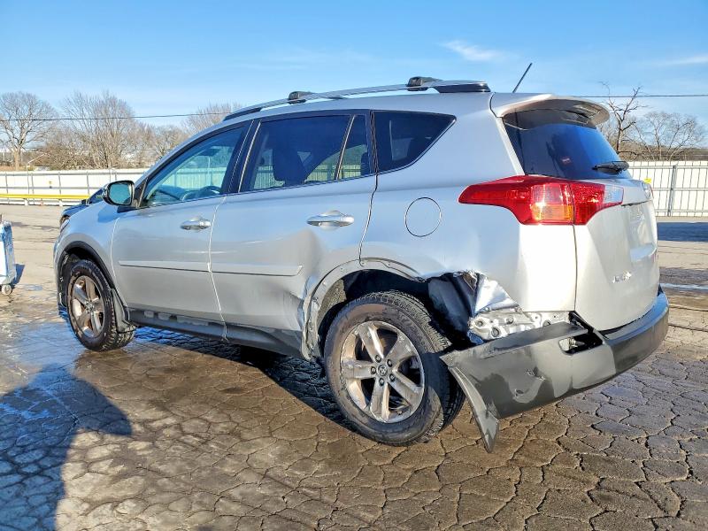 Photo 2 from auction – 2015 TOYOTA RAV4 XLE with VIN JTMWFREV6FD068547