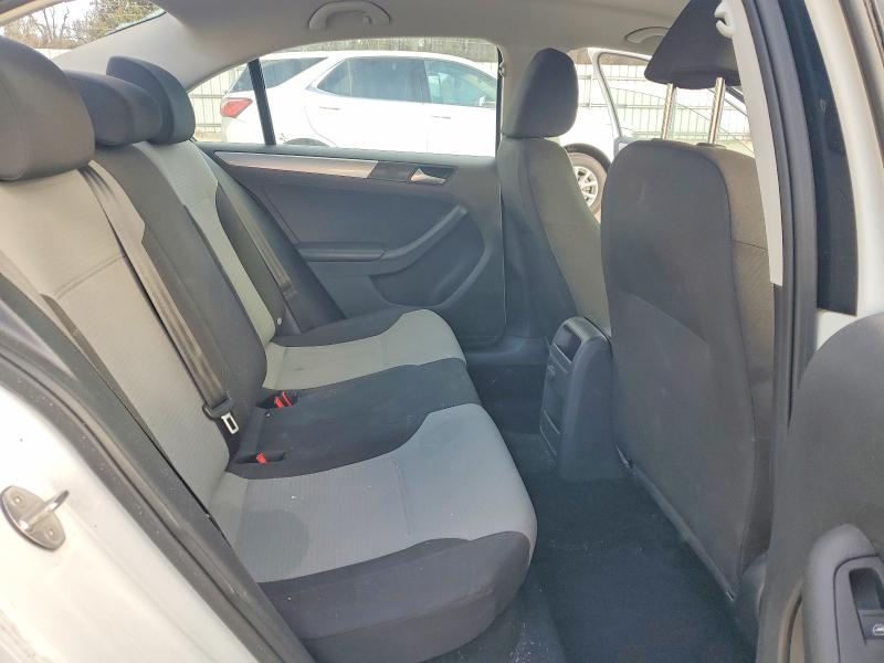 Photo 10 from auction – 2017 VOLKSWAGEN JETTA with VIN 3VW2B7AJ7HM414529