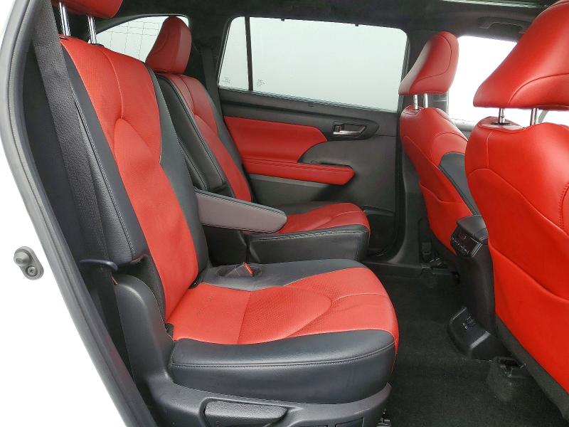 Photo 11 from auction – 2024 TOYOTA HIGHLANDER with VIN 5TDKDRAH2RS542717