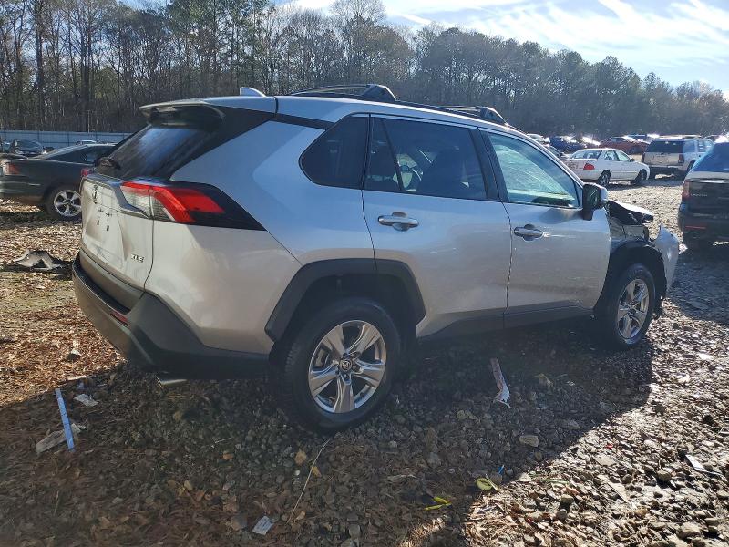 Photo 3 from auction – 2022 TOYOTA RAV4 XLE with VIN 2T3W1RFV6NC212792