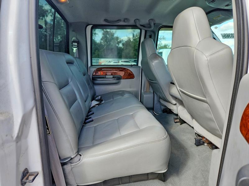 Zdjęcie 10 z aukcji – 2003 FORD F350 SRW S z VIN 1FTSW31P73EC07030