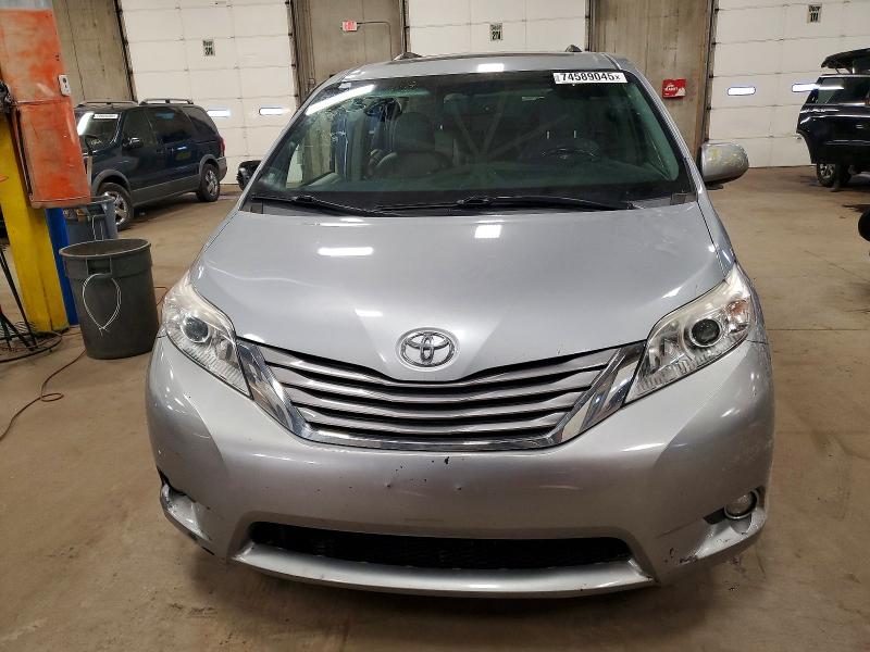 Photo 5 from auction – 2016 TOYOTA SIENNA XLE with VIN 5TDYK3DC3GS732780