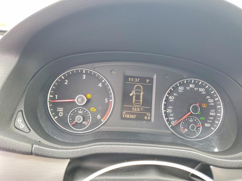 Photo 9 from auction – 2014 VOLKSWAGEN PASSAT SE with VIN 1VWBN7A38EC082803