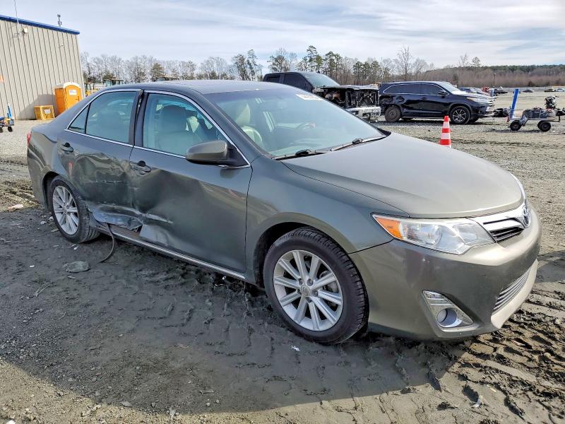 Photo 4 from auction – 2014 TOYOTA CAMRY SE with VIN 4T1BK1FK0EU539943