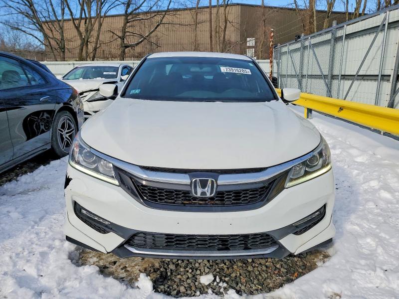 Photo 5 from auction – 2016 HONDA ACCORD with VIN 1HGCR2F55GA176503