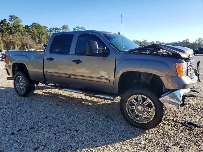 Zdjęcie 4 z aukcji – 2013 GMC SIERRA K25 z VIN 1GT120C86DF149032