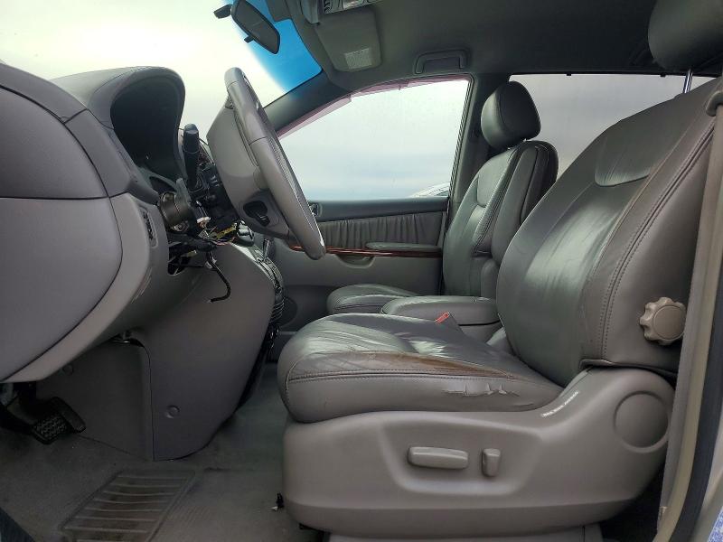 Photo 7 from auction – 2004 TOYOTA SIENNA XLE with VIN 5TDBA22C84S026535