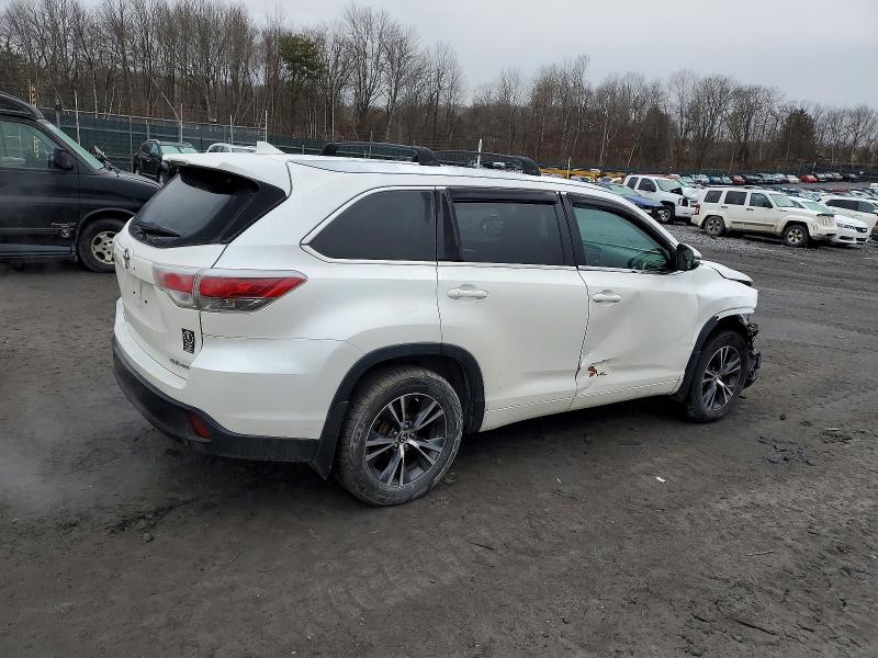 Photo 3 from auction – 2016 TOYOTA HIGHLANDER with VIN 5TDJKRFH1GS314411