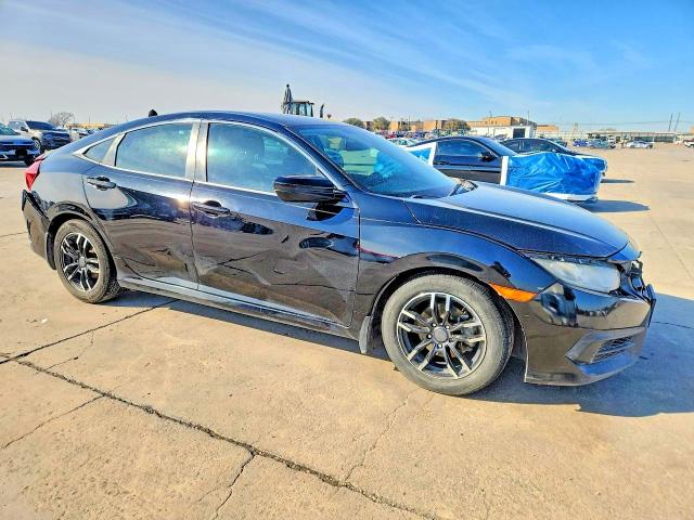 Снимка 4 от търг – 2017 HONDA CIVIC LX с VIN 19XFC2F51HE016971