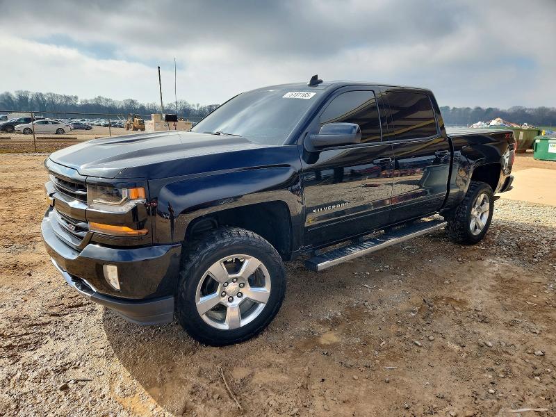 CHEVROLET SILVERADO 2018 with VIN 3GCUKREC4JG312967 - Photo from auction